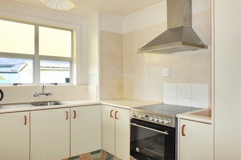 Photo of property in 23 Pratt Avenue, Foxton Beach, Foxton, 4815