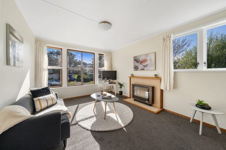 Photo of property in 70 Franklyn Road, Tawa, Wellington, 5028