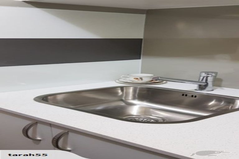 Photo of property in 5 Glendawn Place, Bayview, Auckland, 0629