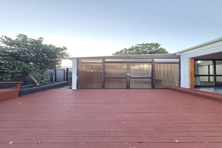 Photo of property in 14 Waimana Road, Conifer Grove, Takanini, 2112