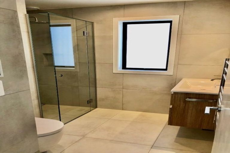 Photo of property in 16c Hamurana Place, Te Atatu Peninsula, Auckland, 0610