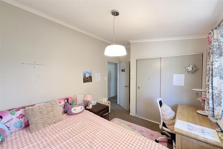 Photo of property in 10 Salamanca Road, Sunnynook, Auckland, 0620