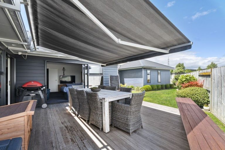 Photo of property in 9 Saint Heliers Grove, Fitzherbert, Palmerston North, 4410