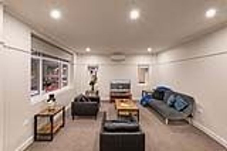 Photo of property in Fountain Court, 16/48 Oriental Parade, Oriental Bay, Wellington, 6011