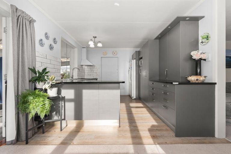 Photo of property in 27 Macarthur Street, Levin, 5510