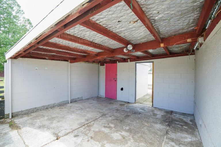 Photo of property in 15 Park Street, Winton, 9720