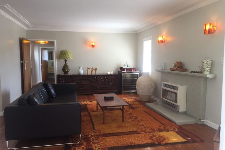 Photo of property in 1/1 Sylvan Park Avenue, Milford, Auckland, 0620