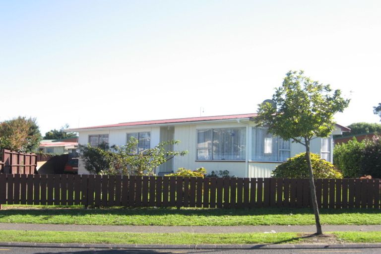 Photo of property in 12 Aarts Avenue, Manurewa, Auckland, 2102