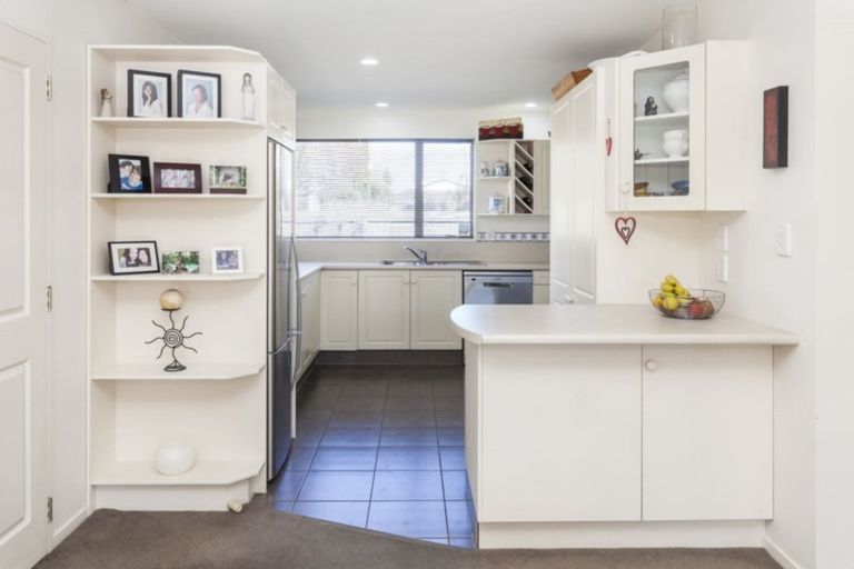 Photo of property in 2/37 Avonhead Road, Avonhead, Christchurch, 8042