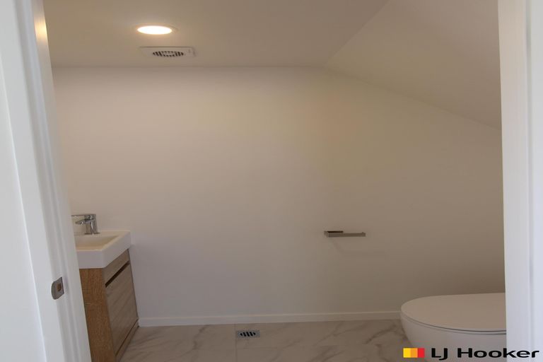 Photo of property in 9a Putiputi Way, Papakura, 2110