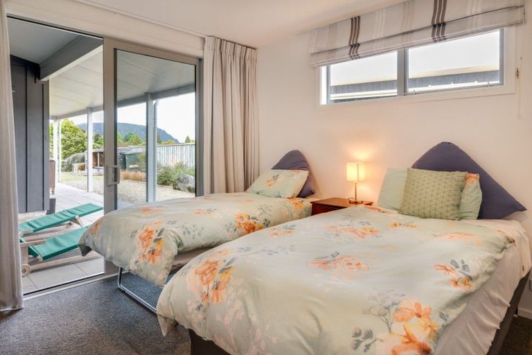 Photo of property in 127 Lisland Drive, Kinloch, Taupo, 3377