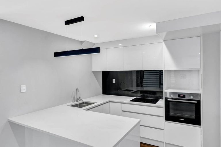 Photo of property in 5 Tahingamanu Road, Hobsonville, Auckland, 0616