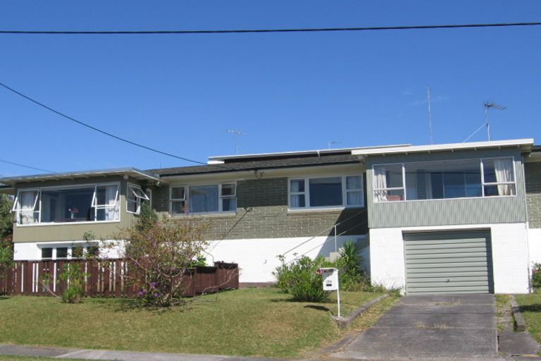 Photo of property in 2/138 Churchill Road, Rothesay Bay, Auckland, 0630