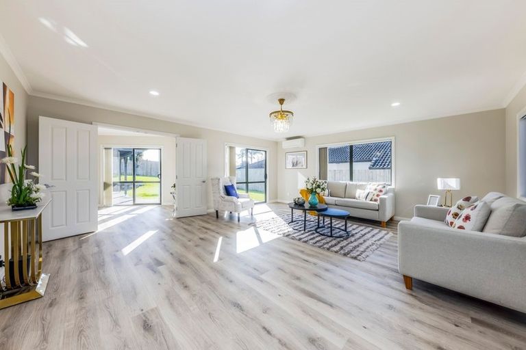 Photo of property in 21 Parkhaven Drive, Rosehill, Papakura, 2113