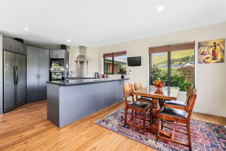 Photo of property in 5 Highlight Lane, Heathcote Valley, Christchurch, 8022