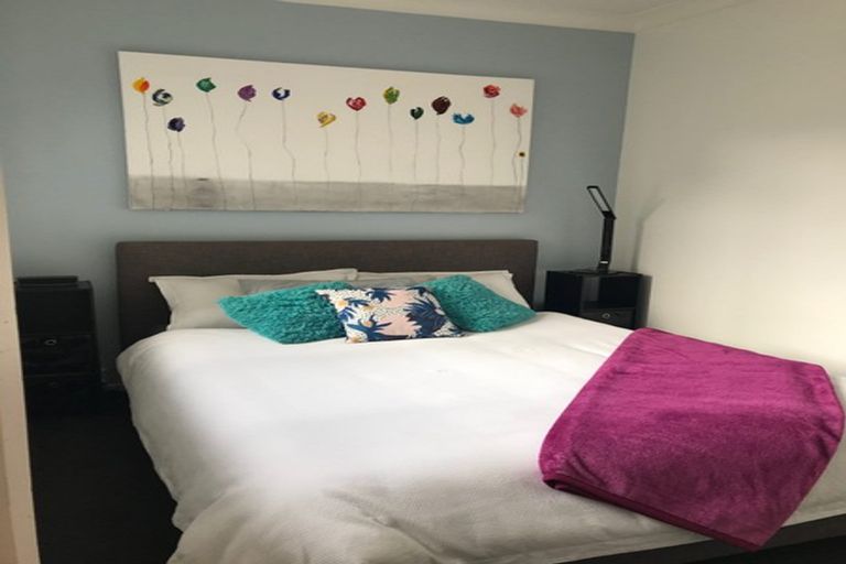 Photo of property in The Wellingtonian, 5d/120 The Terrace, Wellington Central, Wellington, 6011