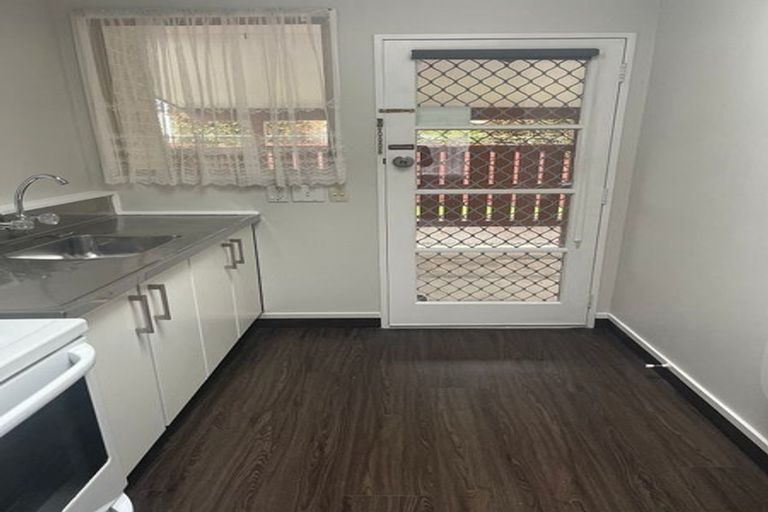 Photo of property in 2/30 Whitley Avenue, Ebdentown, Upper Hutt, 5018