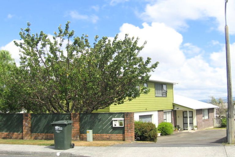 Photo of property in 25 Roband Crescent, Brown Owl, Upper Hutt, 5018