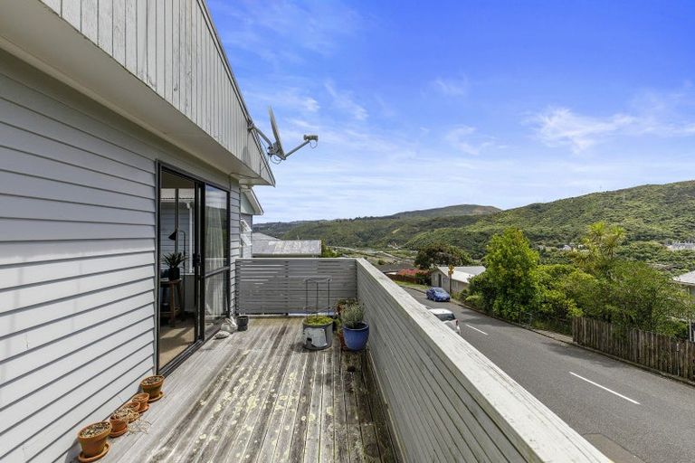 Photo of property in 32 Kingsley Street, Stokes Valley, Lower Hutt, 5019