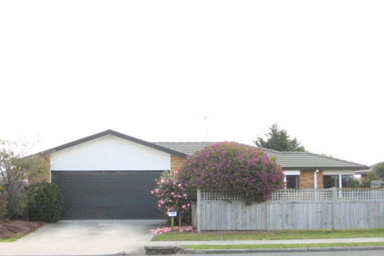 Photo of property in 128 Evans Road, Papamoa Beach, Papamoa, 3118