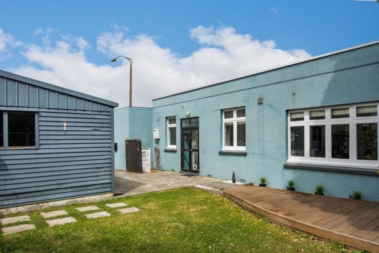 Photo of property in 27 Main Road, Titahi Bay, Porirua, 5022