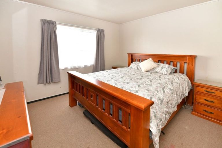 Photo of property in 6 William Hadlow Place, Hatfields Beach, Orewa, 0931