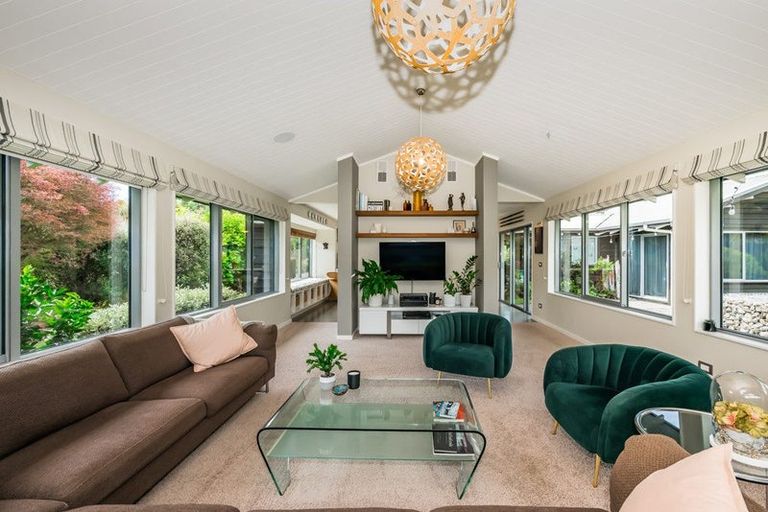 Photo of property in 4 Ferndale Drive, Waikanae, 5036