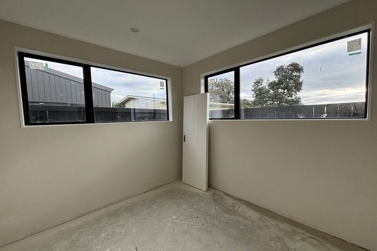 Photo of property in 9/88 Gloria Avenue, Te Atatu Peninsula, Auckland, 0610