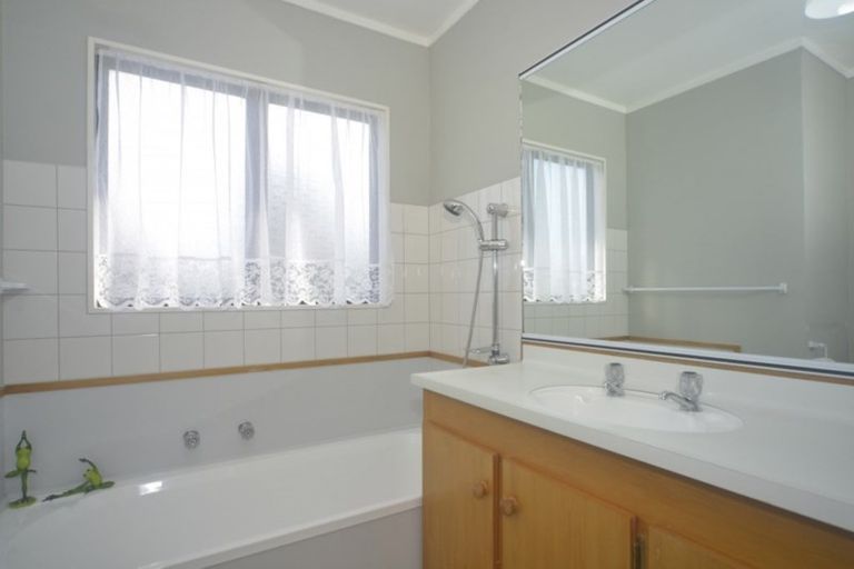 Photo of property in 6 Cobb Place, Otaki, 5512