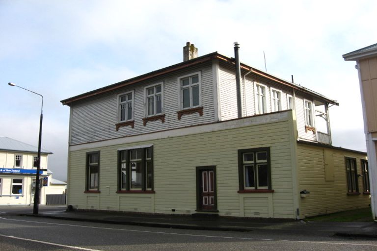 Photo of property in 28 Broadway, Reefton, 7830