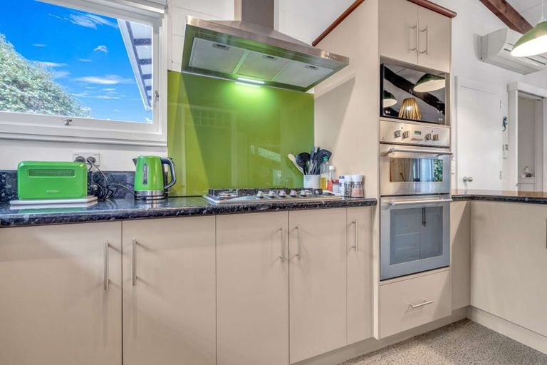 Photo of property in 44 Grand Vue Road, Kawaha Point, Rotorua, 3010