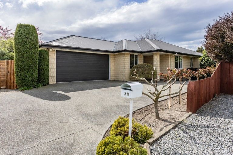 Photo of property in 38 Acacia Avenue, Rangiora, 7400