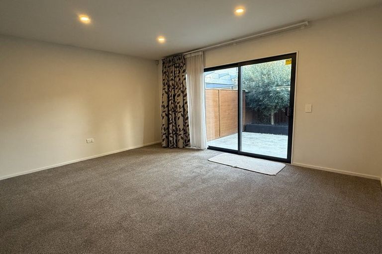 Photo of property in 2/64 Packe Street, Edgeware, Christchurch, 8013