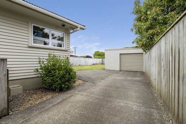 Photo of property in 254 Huatoki Street, Upper Vogeltown, New Plymouth, 4310