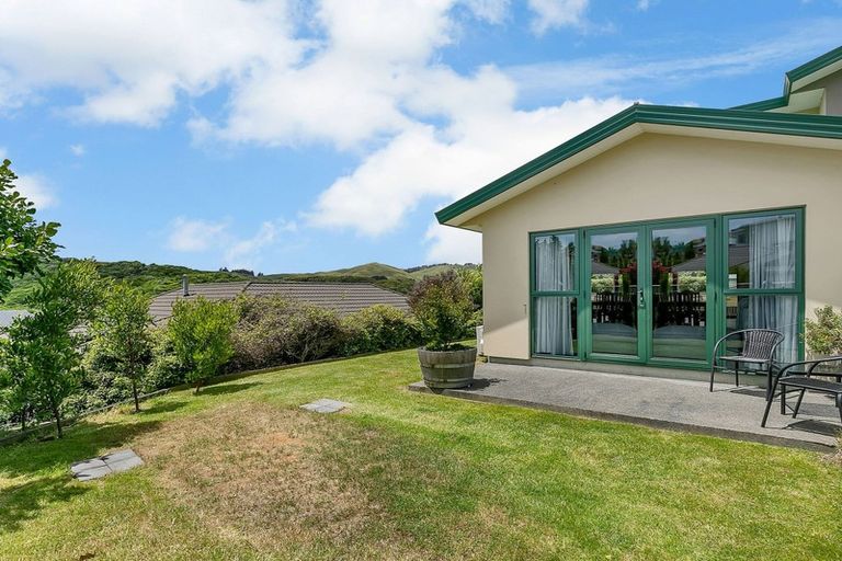 Photo of property in 71 Te Puia Drive, Aotea, Porirua, 5024