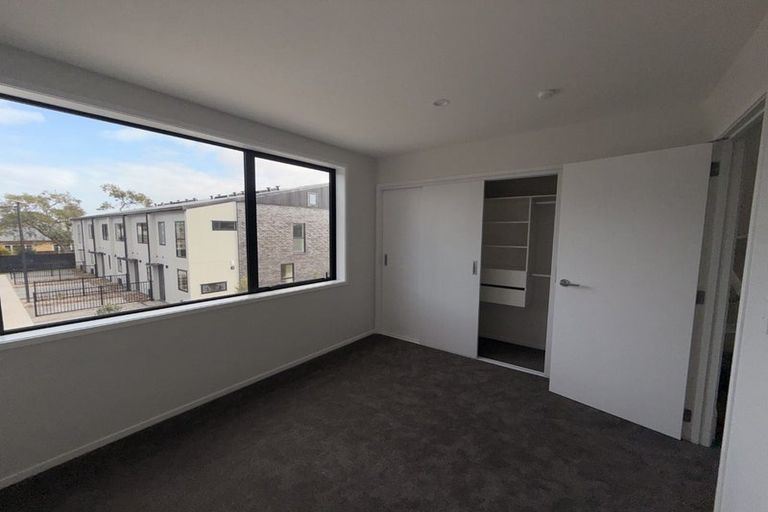 Photo of property in 3/1 Scott Road, Hobsonville, Auckland, 0616
