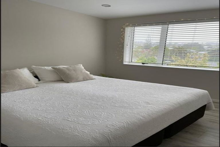 Photo of property in 10 Sequoia Place, Sunnynook, Auckland, 0620