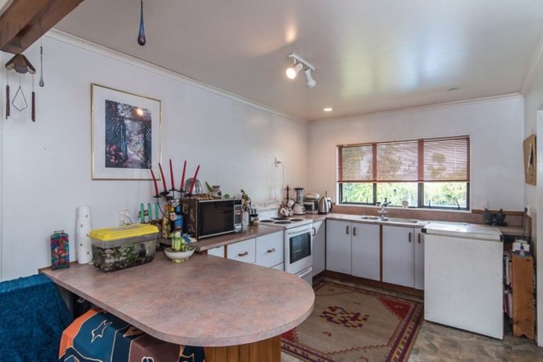 Photo of property in 140 Arawhata Road, Paraparaumu, 5032