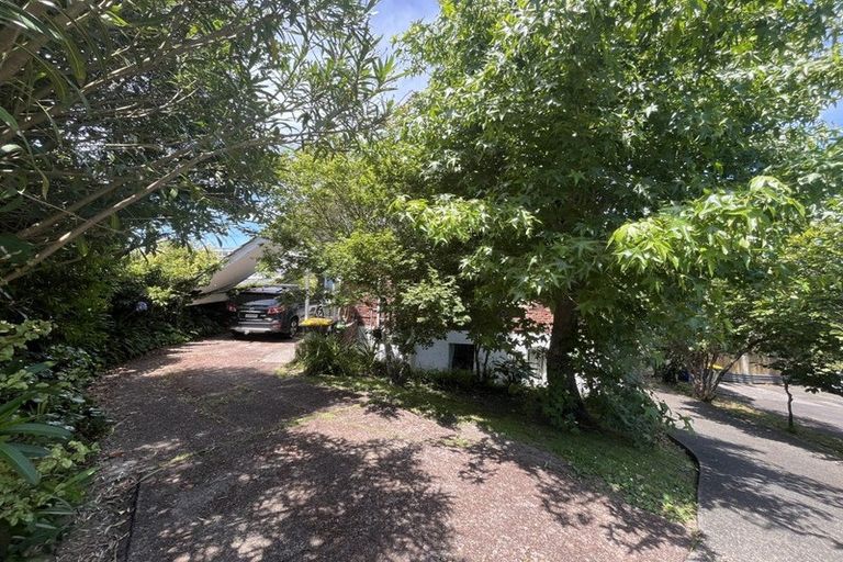 Photo of property in 2/30 Martin Crescent, Northcote, Auckland, 0627