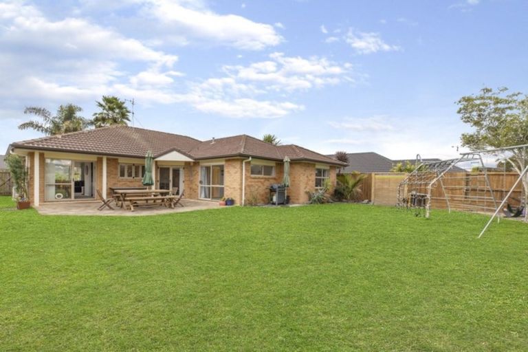 Photo of property in 36 Oreti Crescent, Papamoa Beach, Papamoa, 3118