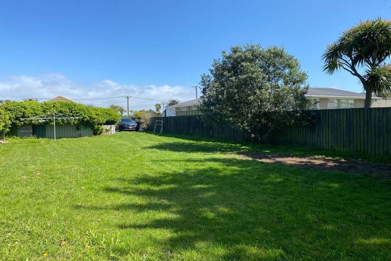 Photo of property in 11 Estuary Road, New Brighton, Christchurch, 8061