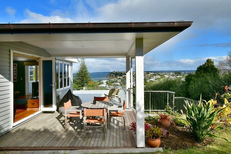 Photo of property in 1114 Whangaparaoa Road, Tindalls Beach, Whangaparaoa, 0930