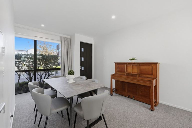 Photo of property in 27 Carder Court, Hobsonville, Auckland, 0618