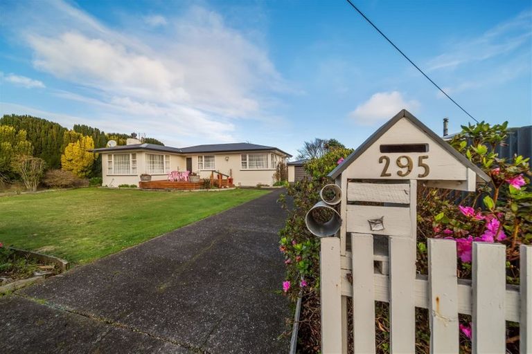 Photo of property in 295 South Road, Hawera, 4610