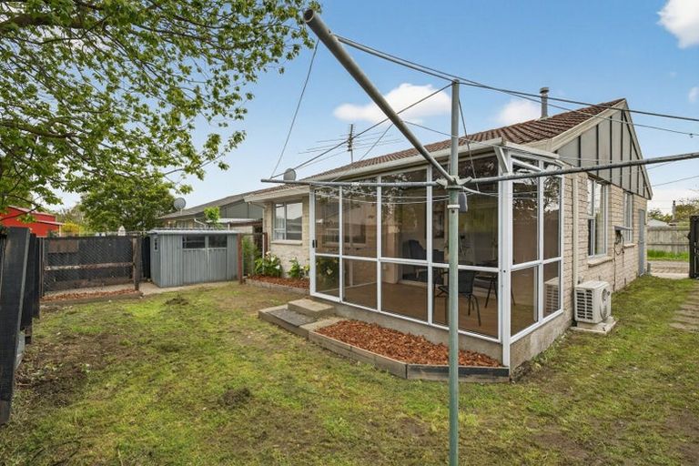 Photo of property in 1/72a Cuffs Road, Wainoni, Christchurch, 8061