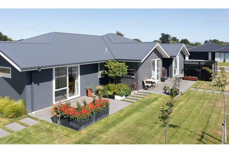 Photo of property in 1 Tara Crescent, Woodend, 7610