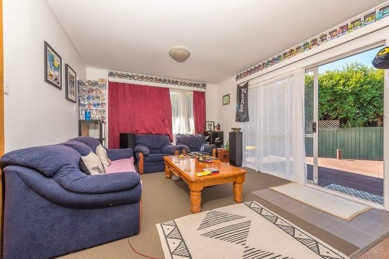Photo of property in 50 Megan Avenue, Pakuranga Heights, Auckland, 2010