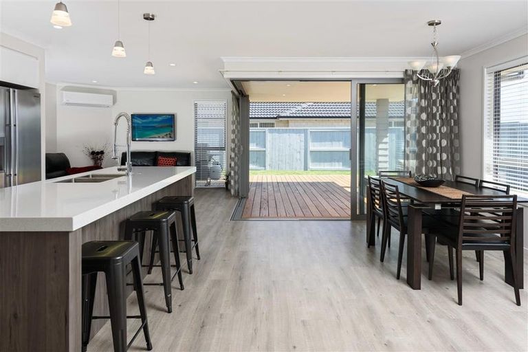 Photo of property in 84 Palm Springs Boulevard, Papamoa Beach, Papamoa, 3118