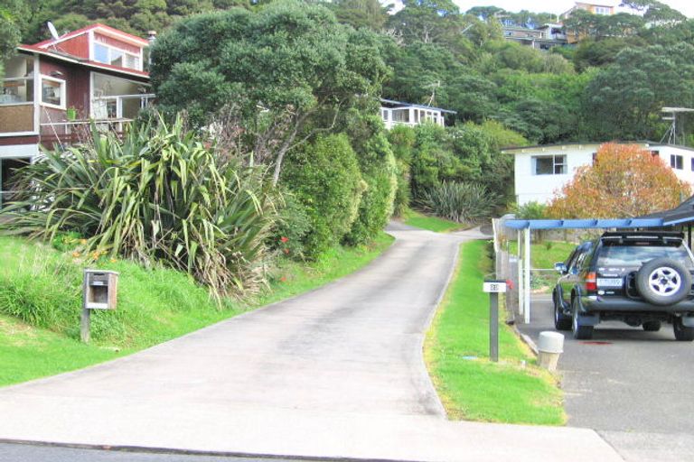 Photo of property in 20 Glenelg Road, Red Beach, 0932