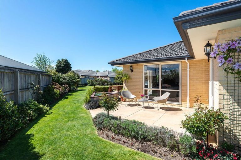 Photo of property in 7 Riverwood Boulevard, Redwood, Christchurch, 8051